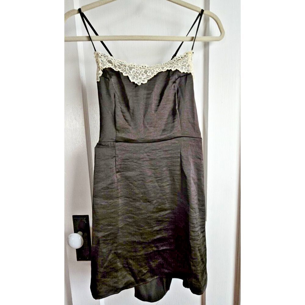 LA Hearts white Lace trim black solid satin slip Sz Small